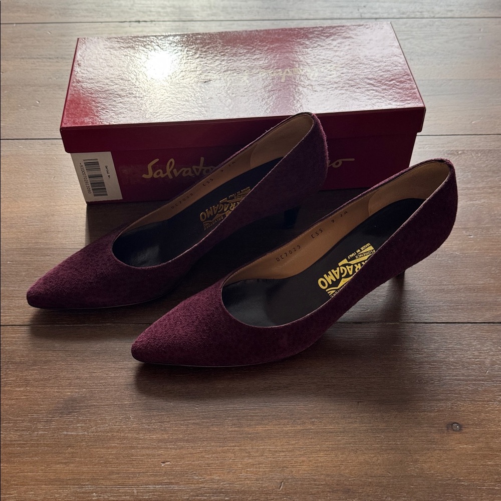 Sz 9 AA Ferragamo DK plum purple pumps mirtillo nappa kid skin long bayan
